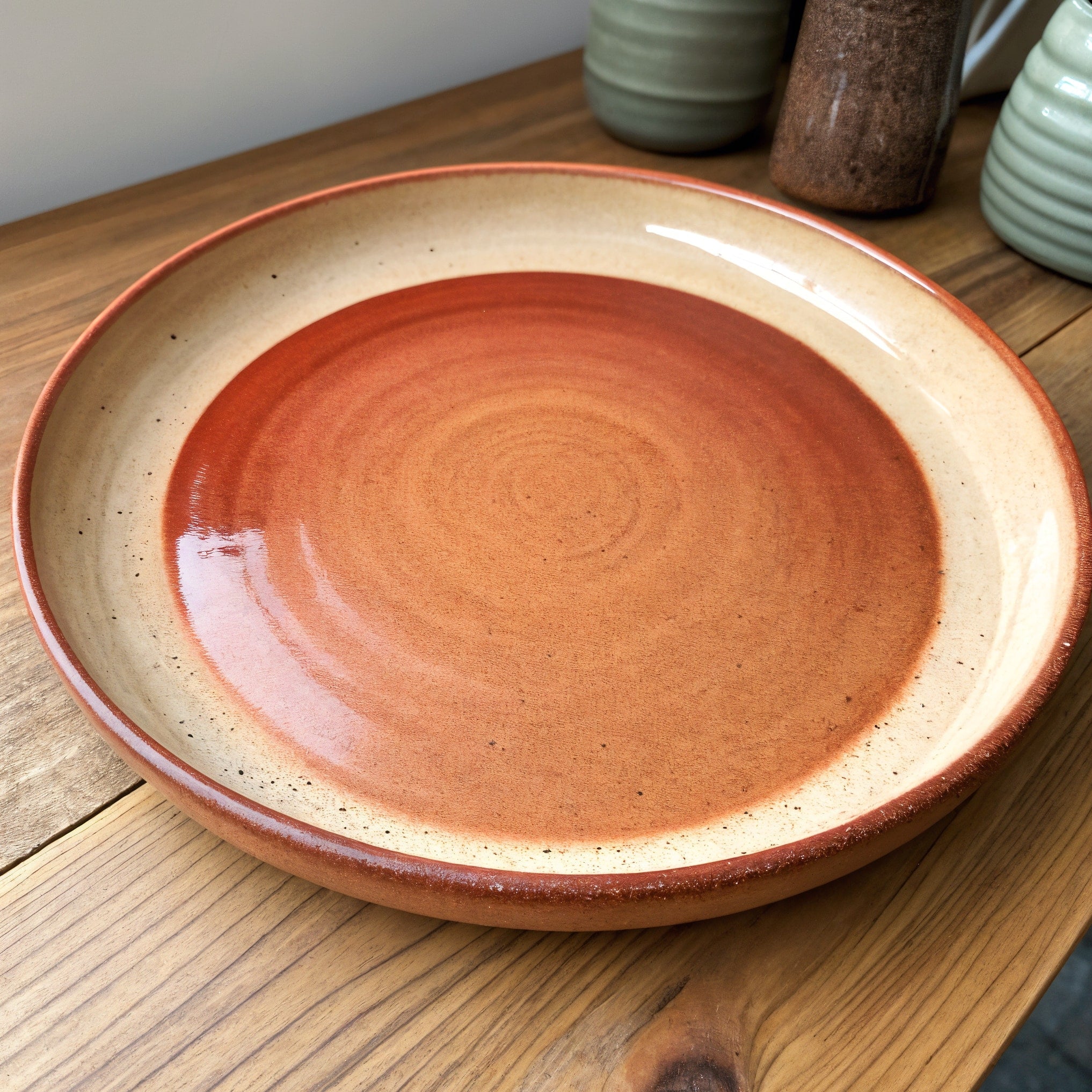 Bernatexshop Piatto Terra — vista frontale tre quarti del piatto